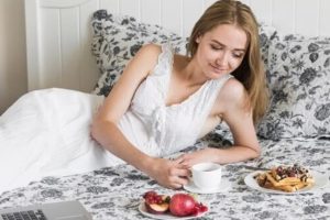 food-on-bed-vastu-tips
